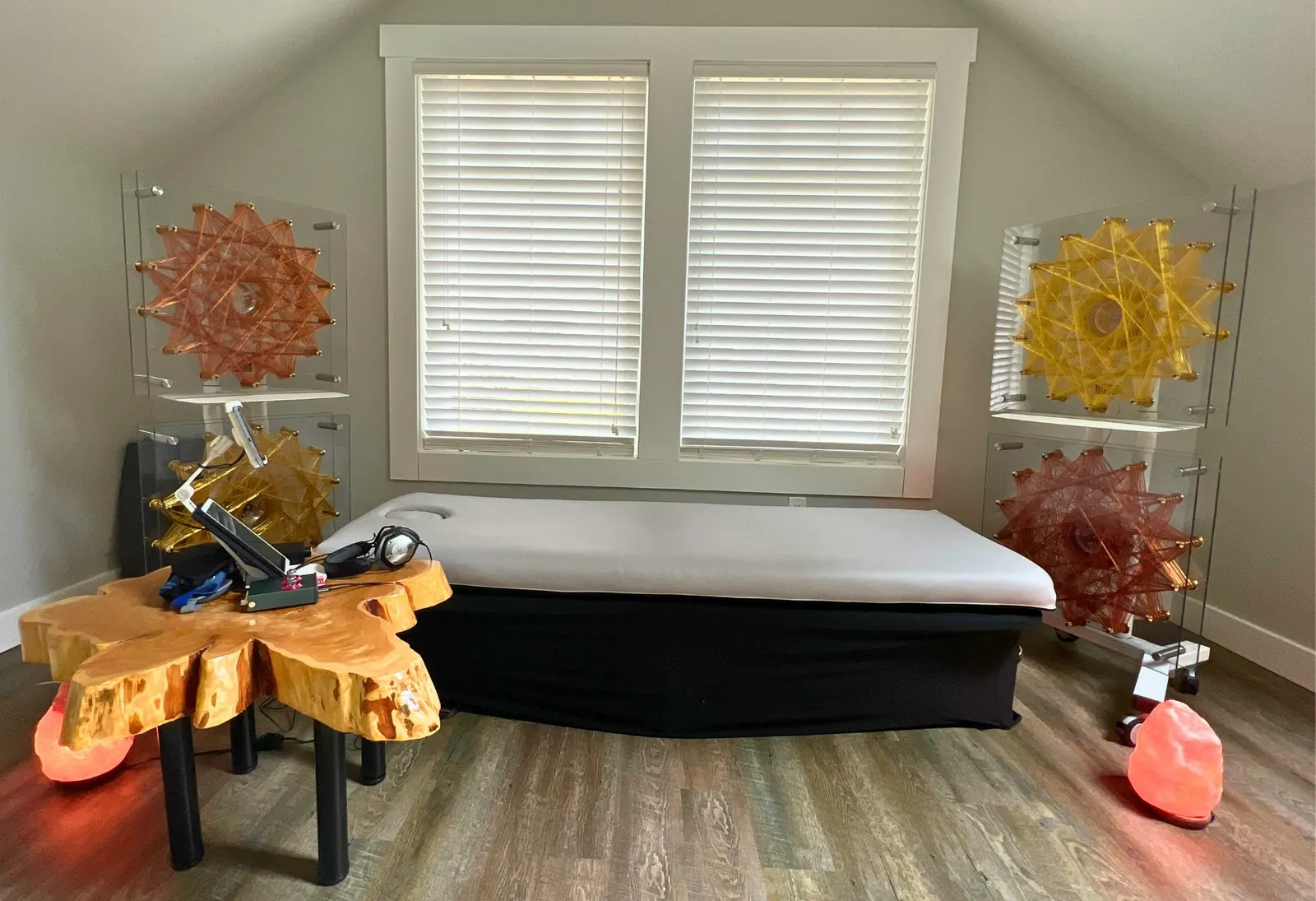 The Q-Bed room in Gibsons